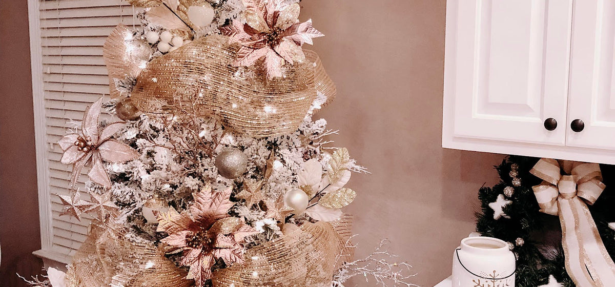 How To Decorate an Insta-Worthy Christmas Tree